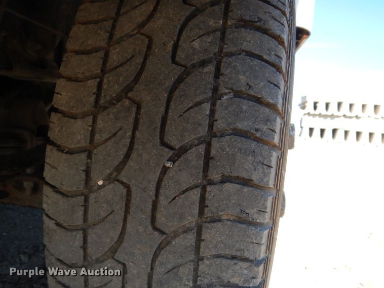 image for item DM2809 2007 GMC W4500  flatbed truck