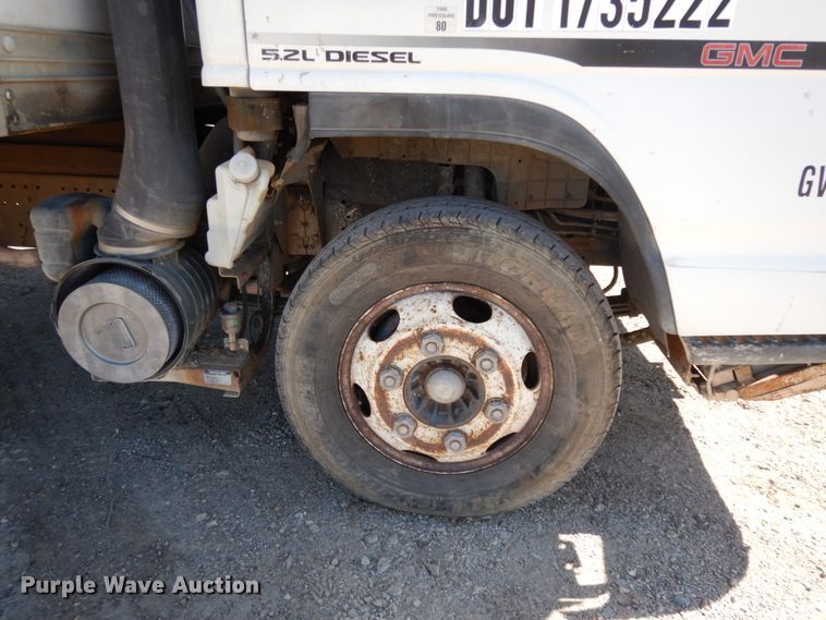 image for item DM2809 2007 GMC W4500  flatbed truck