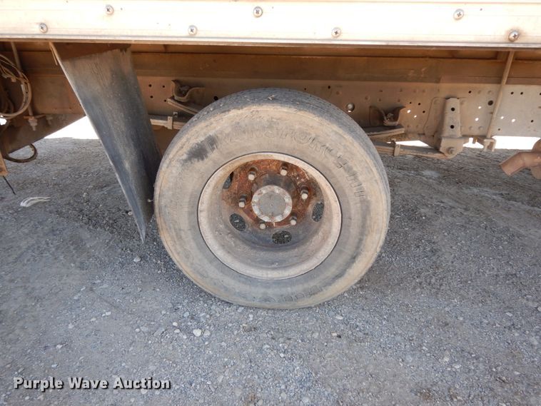 image for item DM2809 2007 GMC W4500  flatbed truck