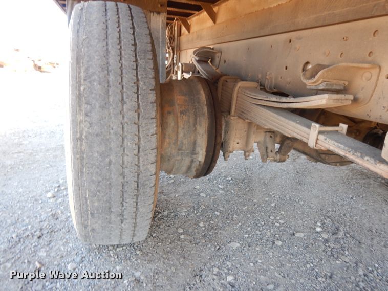 image for item DM2809 2007 GMC W4500  flatbed truck