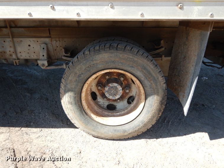 image for item DM2809 2007 GMC W4500  flatbed truck