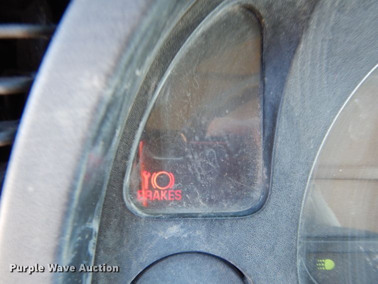 image for item DM2810 2006 GMC T7500  truck cab and chassis