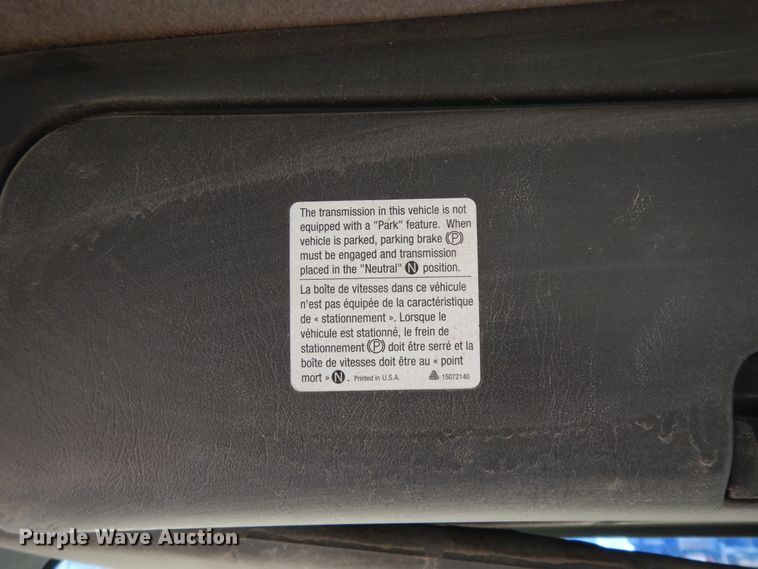 image for item DM2810 2006 GMC T7500  truck cab and chassis