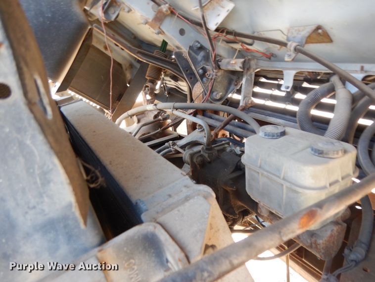 image for item DM2810 2006 GMC T7500  truck cab and chassis