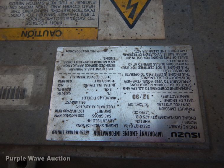 image for item DM2810 2006 GMC T7500  truck cab and chassis