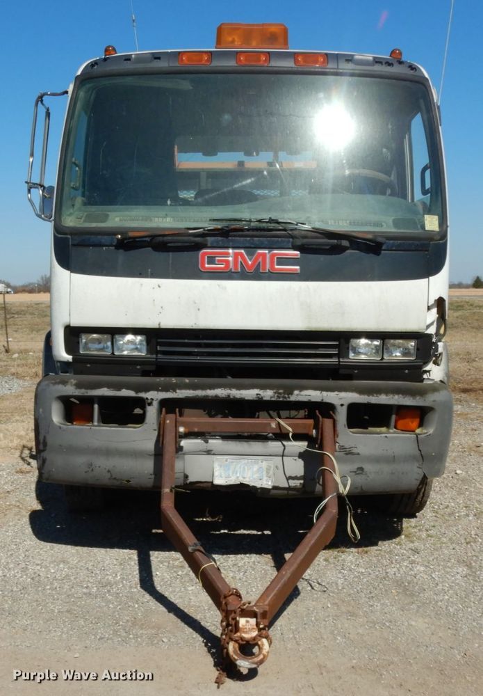 image for item DM2811 1999 GMC Isuzu FTR  flatbed truck