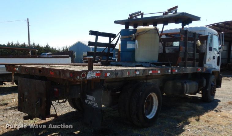 image for item DM2811 1999 GMC Isuzu FTR  flatbed truck