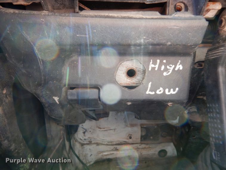 image for item DM2811 1999 GMC Isuzu FTR  flatbed truck