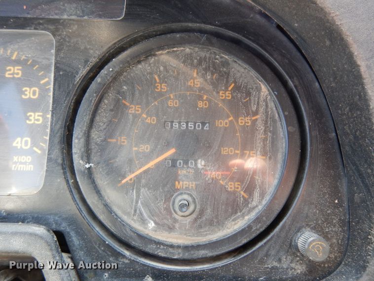 image for item DM2811 1999 GMC Isuzu FTR  flatbed truck