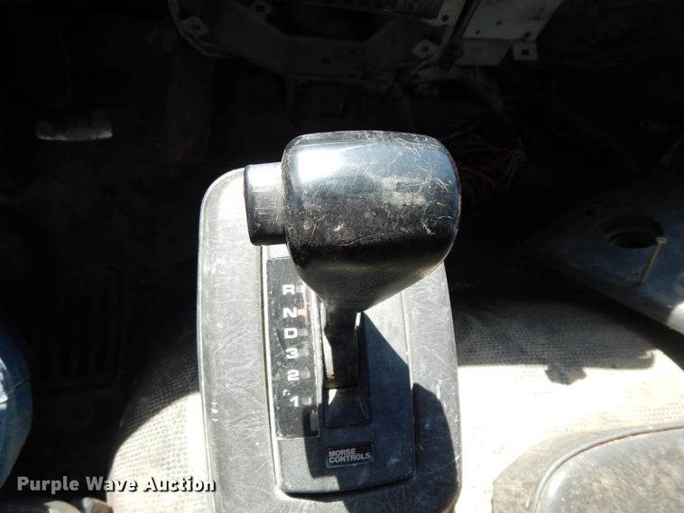 image for item DM2811 1999 GMC Isuzu FTR  flatbed truck