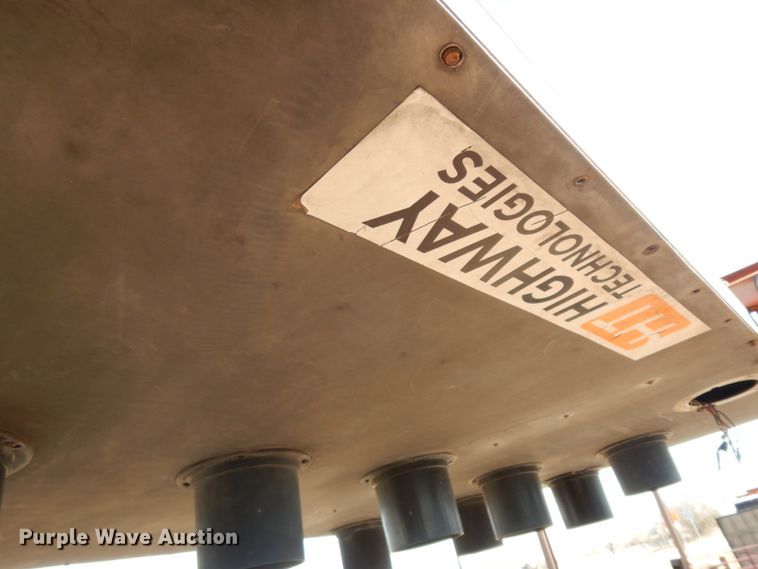 image for item DM2811 1999 GMC Isuzu FTR  flatbed truck