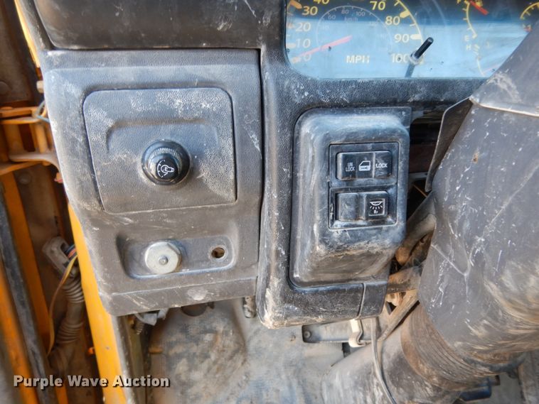 image for item DM2812 2007 GMC W4500  box truck