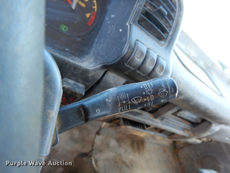 image for item DM2812 2007 GMC W4500  box truck