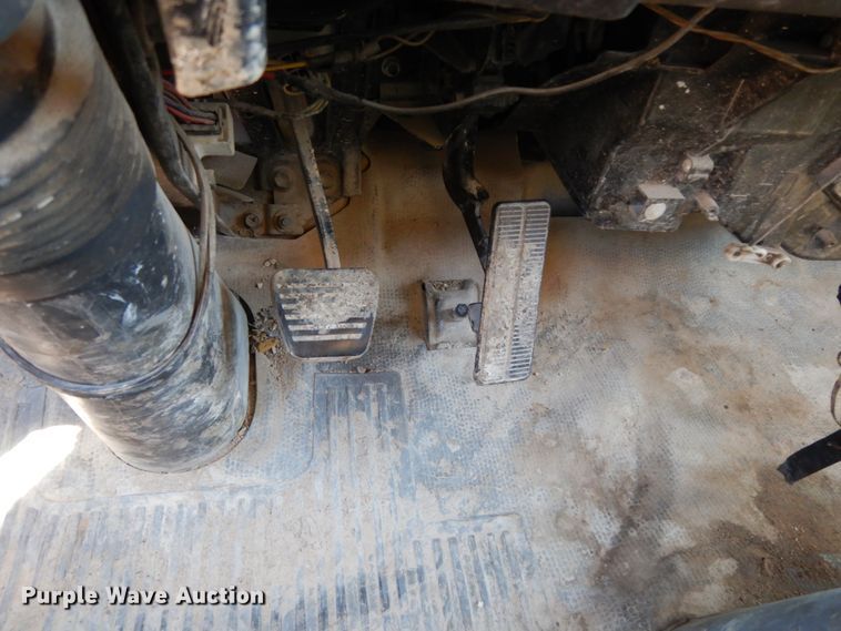 image for item DM2812 2007 GMC W4500  box truck