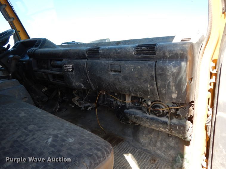 image for item DM2812 2007 GMC W4500  box truck