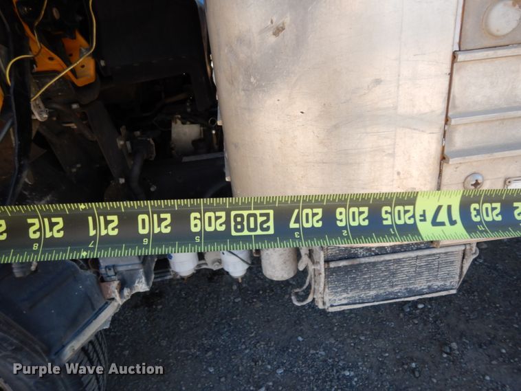 image for item DM2812 2007 GMC W4500  box truck