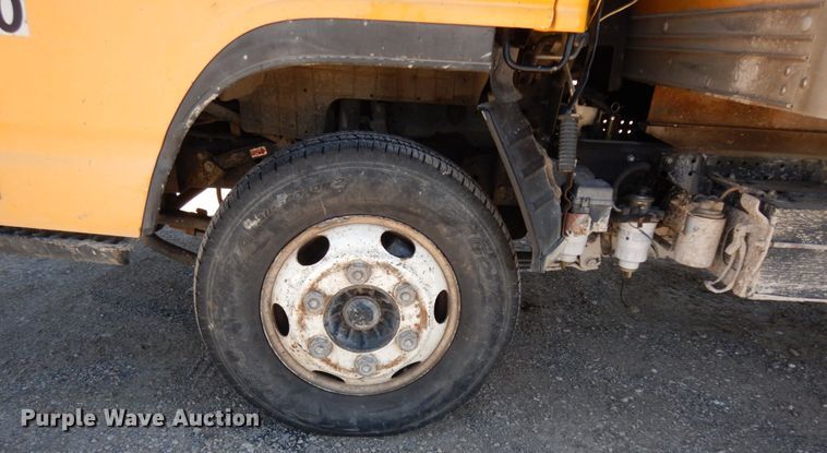 image for item DM2812 2007 GMC W4500  box truck