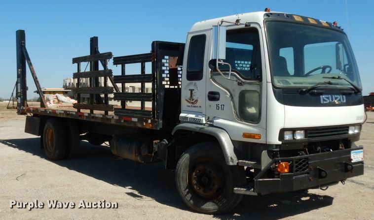image for item DM2813 2001 Isuzu FTR  flatbed truck