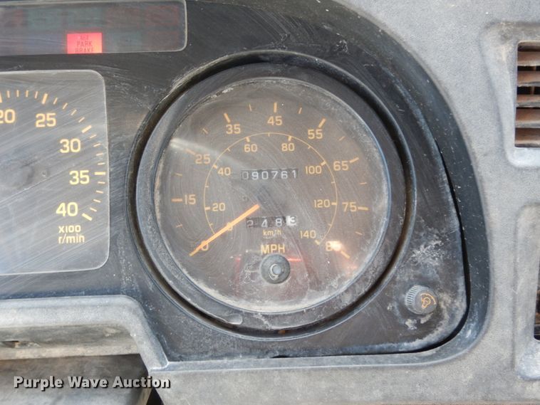 image for item DM2813 2001 Isuzu FTR  flatbed truck