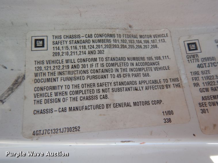 image for item DM2813 2001 Isuzu FTR  flatbed truck