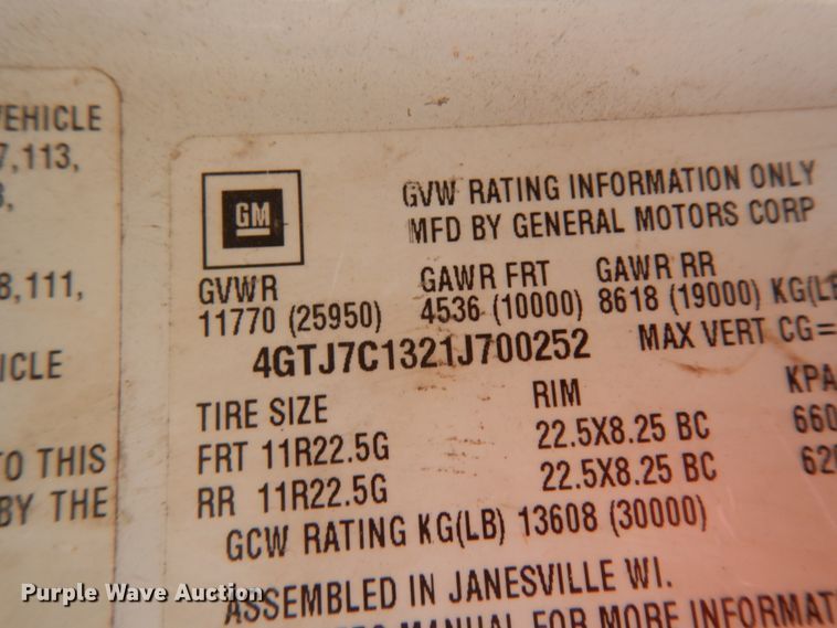 image for item DM2813 2001 Isuzu FTR  flatbed truck