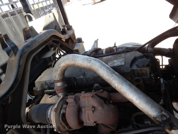 image for item DM2813 2001 Isuzu FTR  flatbed truck