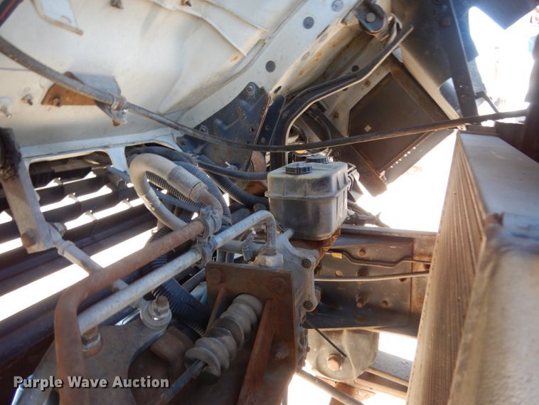 image for item DM2813 2001 Isuzu FTR  flatbed truck