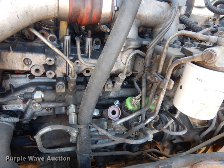 image for item DM2813 2001 Isuzu FTR  flatbed truck