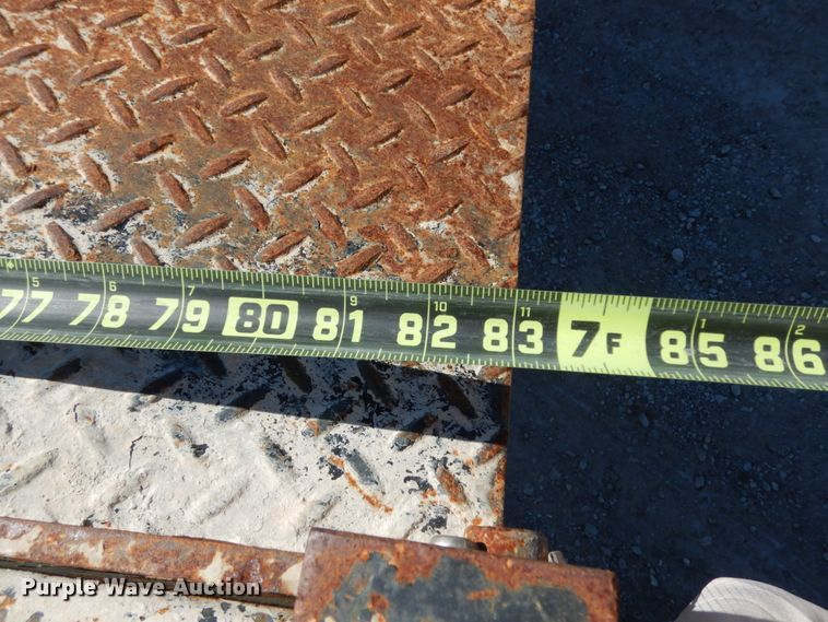 image for item DM2813 2001 Isuzu FTR  flatbed truck