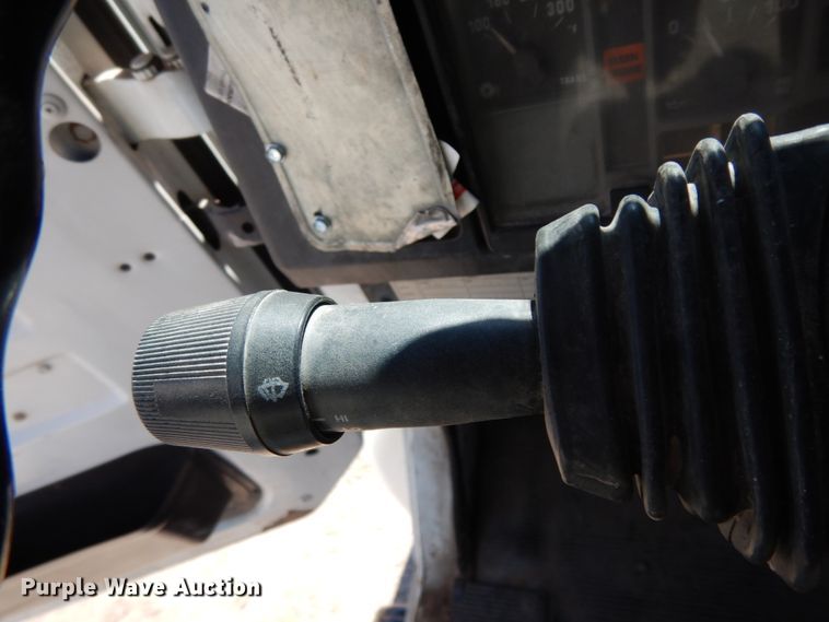 image for item DM2814 2000 International 4900  flatbed truck