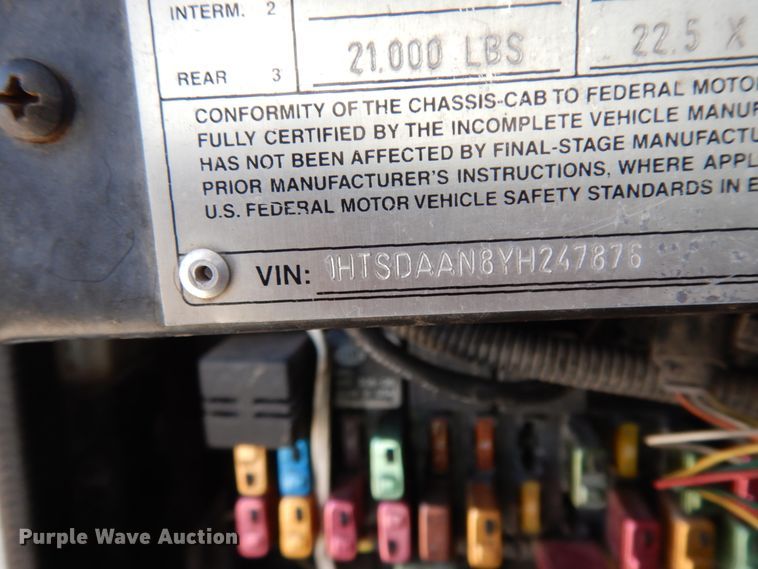 image for item DM2814 2000 International 4900  flatbed truck