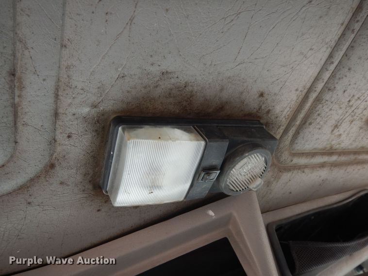 image for item DM2814 2000 International 4900  flatbed truck