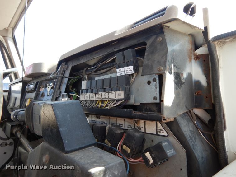 image for item DM2814 2000 International 4900  flatbed truck