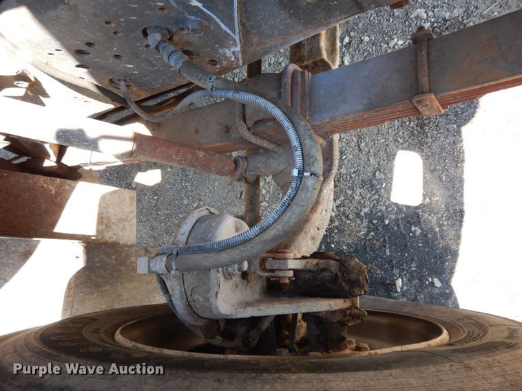 image for item DM2814 2000 International 4900  flatbed truck