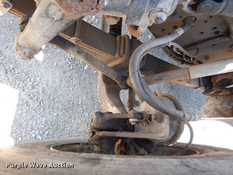 image for item DM2814 2000 International 4900  flatbed truck