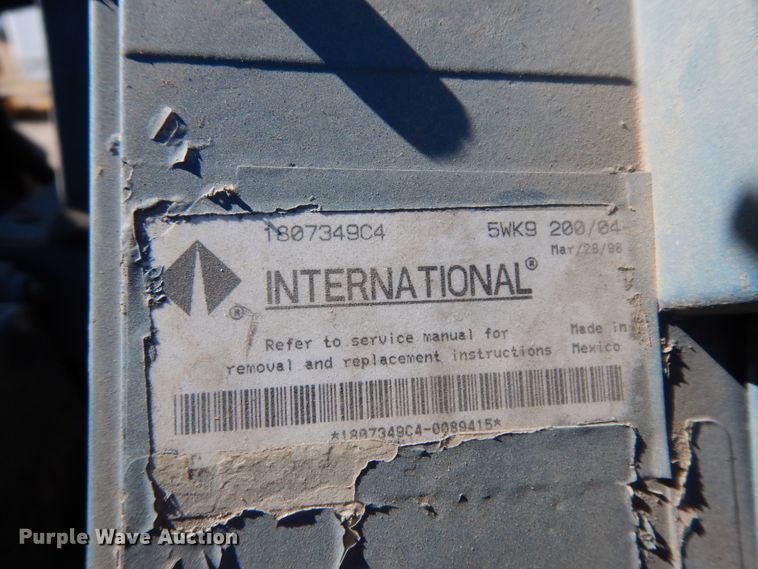 image for item DM2814 2000 International 4900  flatbed truck