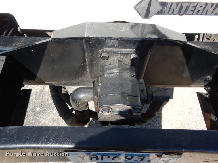 image for item DM2814 2000 International 4900  flatbed truck