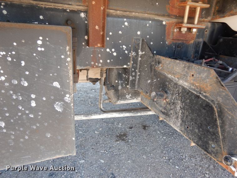 image for item DM2814 2000 International 4900  flatbed truck