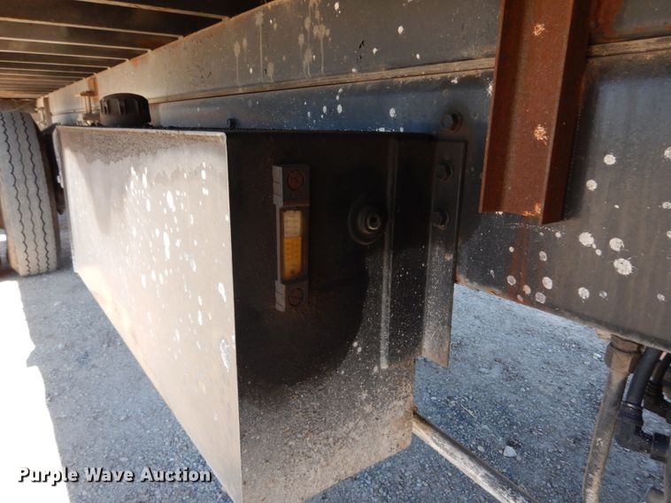 image for item DM2814 2000 International 4900  flatbed truck