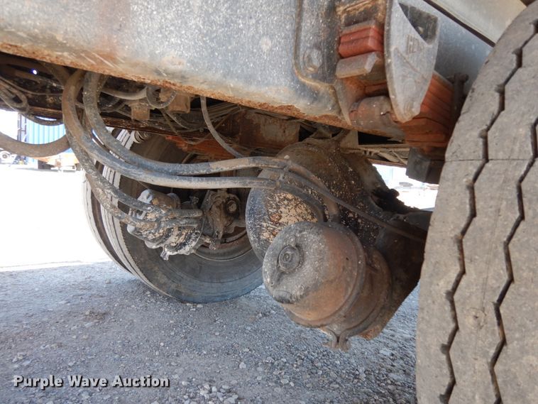 image for item DM2814 2000 International 4900  flatbed truck