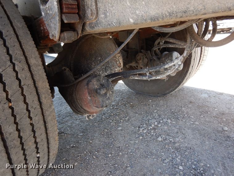 image for item DM2814 2000 International 4900  flatbed truck