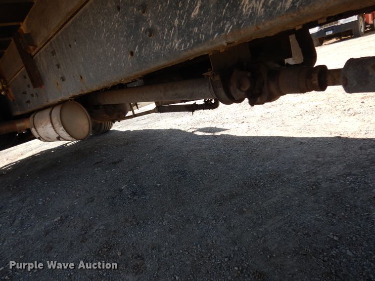 image for item DM2814 2000 International 4900  flatbed truck