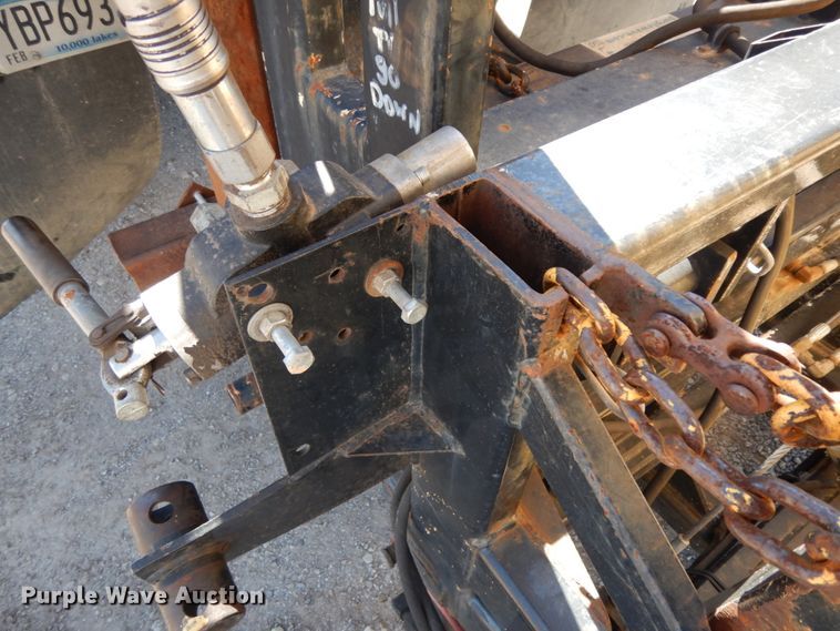 image for item DM2814 2000 International 4900  flatbed truck