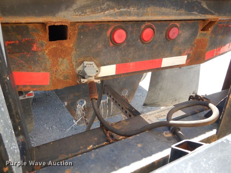 image for item DM2814 2000 International 4900  flatbed truck