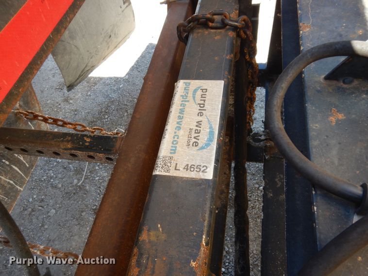 image for item DM2814 2000 International 4900  flatbed truck