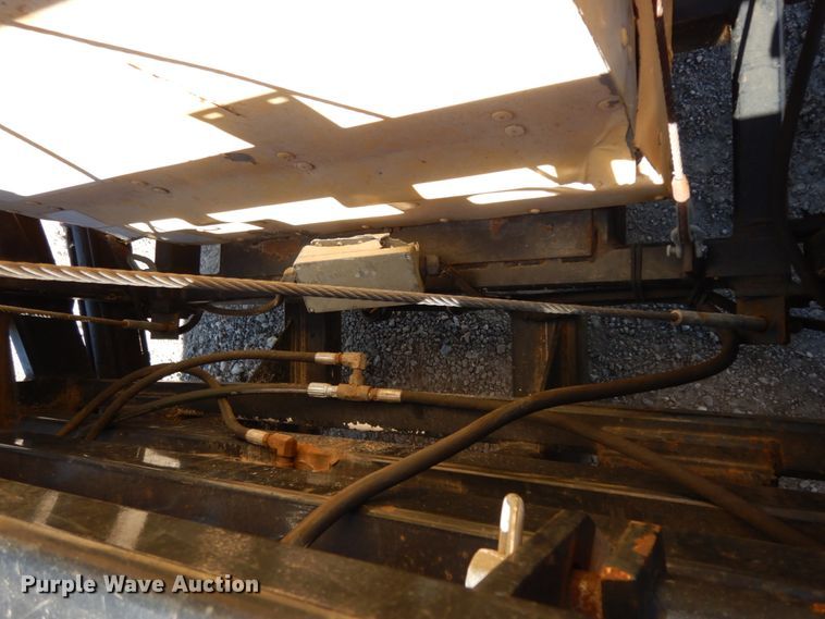 image for item DM2814 2000 International 4900  flatbed truck