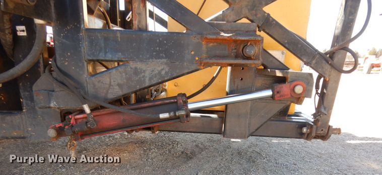 image for item DM2814 2000 International 4900  flatbed truck