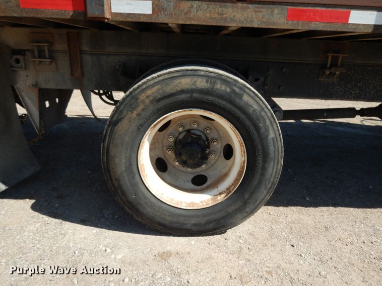 image for item DM2814 2000 International 4900  flatbed truck