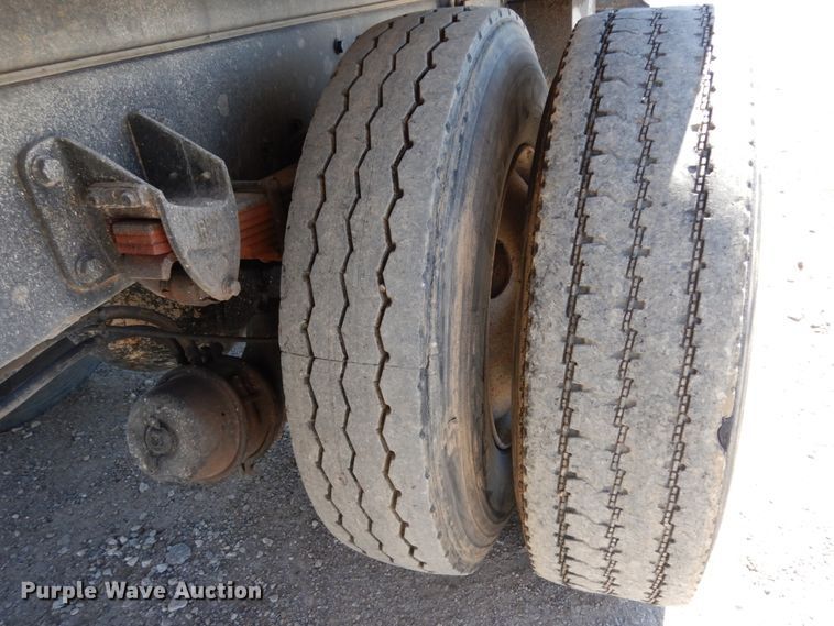 image for item DM2814 2000 International 4900  flatbed truck