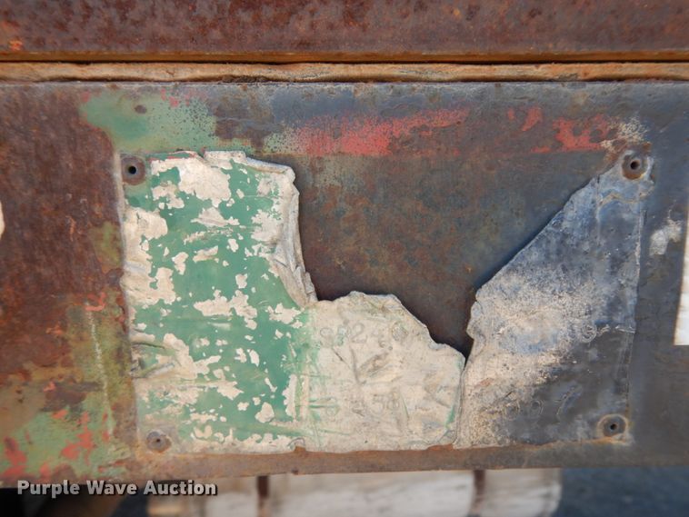 image for item DM2814 2000 International 4900  flatbed truck